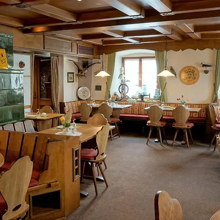 Penzion Historisches Genusshotel Loewen