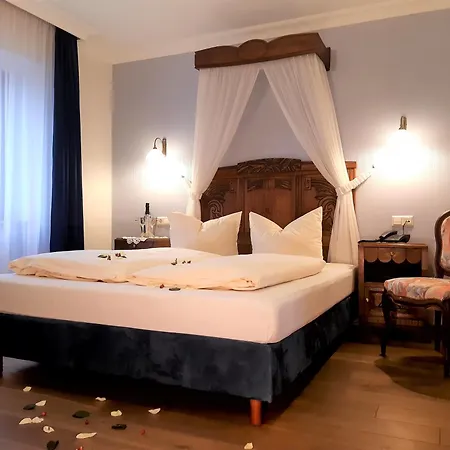 Historisches Genusshotel Loewen 3*