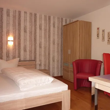 イン Historisches Genusshotel Loewen