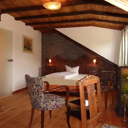 Historisches Genusshotel Loewen 宾馆 肖普海姆