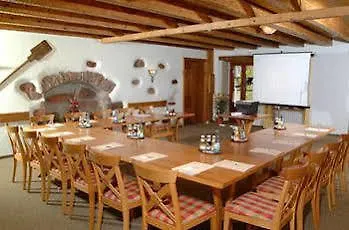 Historisches Genusshotel Loewen אורחן 3*
